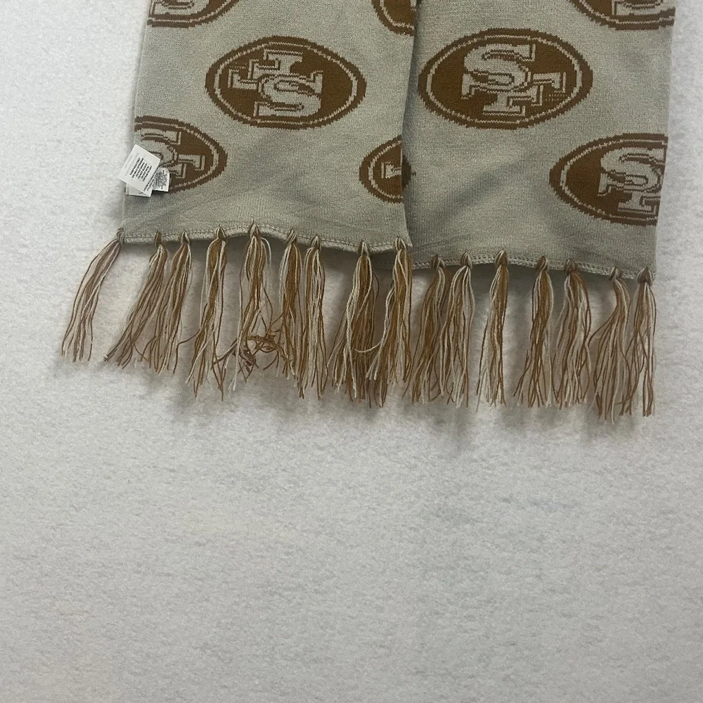 WEAR by Erin Andrews San Fancisco 49ers Scarf - Picture 4 of 5